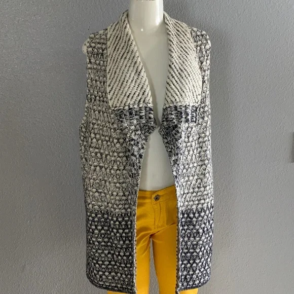 Chico's Black and White Sleeveless Knit Vest - Picture 2 of 5